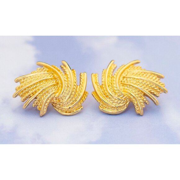 Avon Vintage Golden Rope Stud Earrings - S26 - Picture 2 of 3